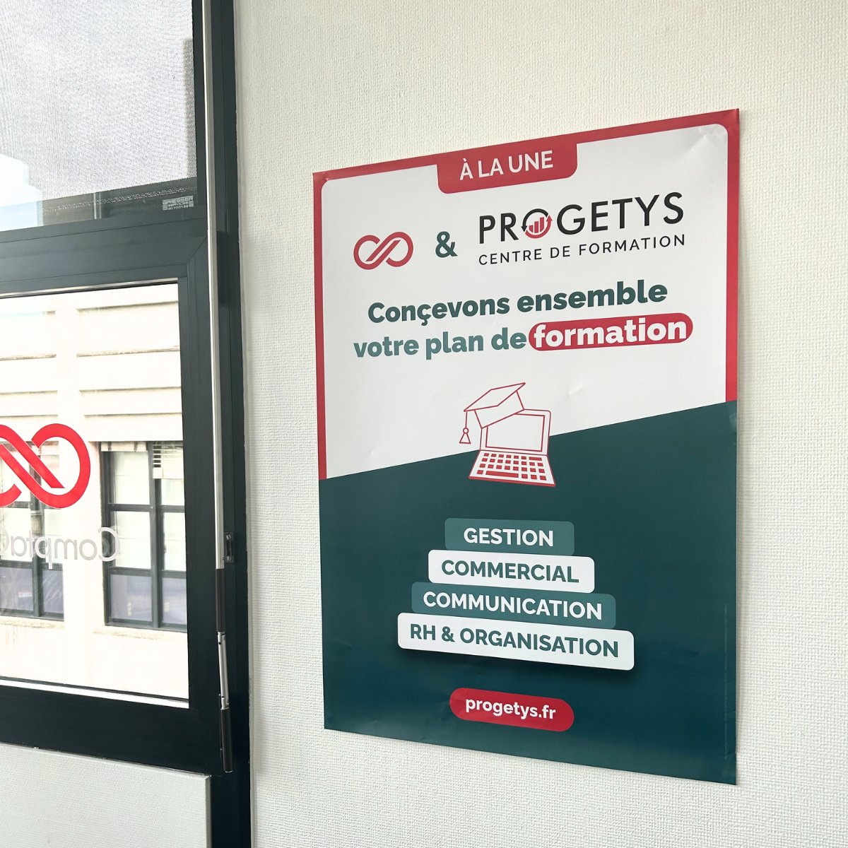 ComptaCom ce n’est pas juste de la compta.

Parce que la réussite de nos clients est notre priorité !

Envie d’en savoir plus ? ➡️ eu1.hubs.ly/H07GsFp0

#comptacom #offre #solution #client #formation #progetys #gestion #commercial #communication #organisation #rh