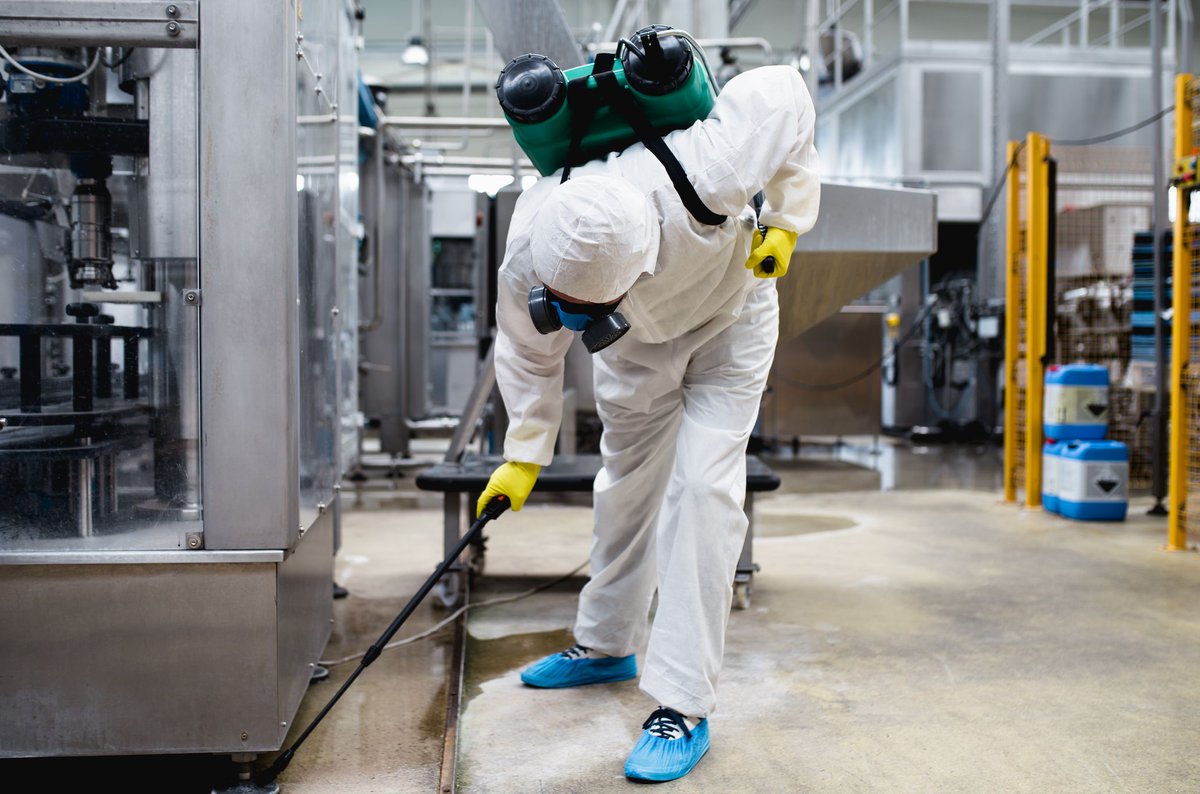 DroppeHQ's tweet image. Industrial cleaning isn't one-size-fits-all. That's why we've created a guide to help you choose the best products for your facility and use case. Whether you're in food, manufacturing, healthcare or any other sector. Link in comments 👇