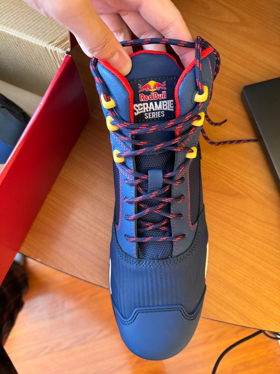 #RedBullScramble: Wolverine Boots has partnered with the Red Bull Scramble Series to create a themed boot.

📸 Me