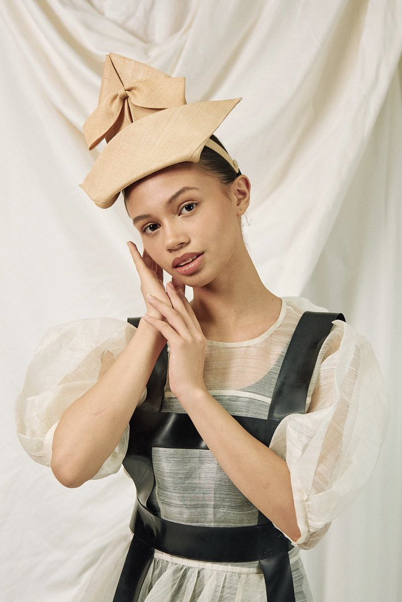 #MichDulce puts her own spin into the Amish rules of dressing on her latest collection titled “Reimagining The Amish”. Visit her Open House from February 17 to 25 and explore the full collection via lofficielph.com