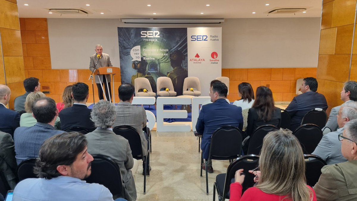 atalayariotinto's tweet photo. Nuestro director general, Enrique Delgado, abre #ConversaSER: "Hay futuro en la minería onubense, pero debemos animar a las futuras generaciones a que se formen para que podamos captar el talento en casa".
@RadioHuelva @HuelvaJunta #sandfirematsa https://t.co/VucG9UQamJ