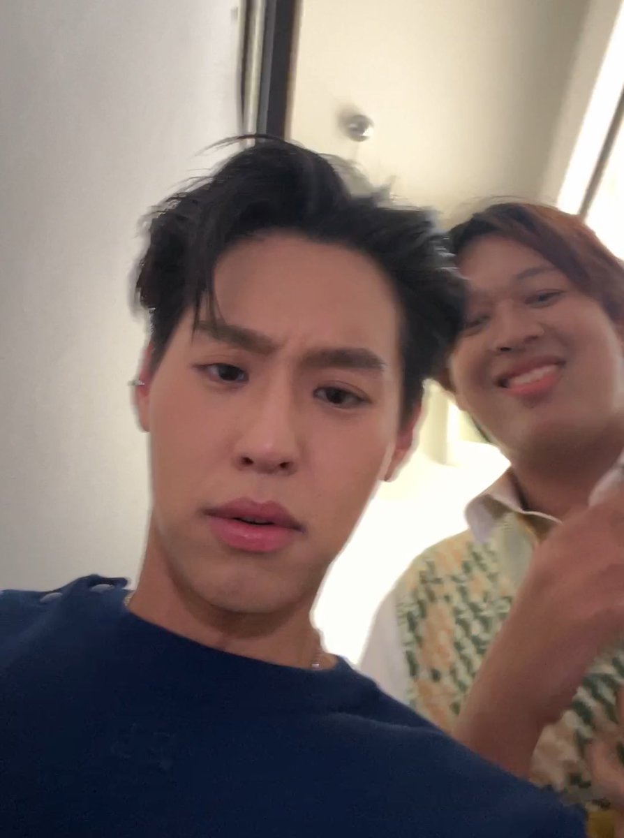 hartii3ii's tweet photo. ใครเขย่า? https://t.co/l1dmjLvOcZ