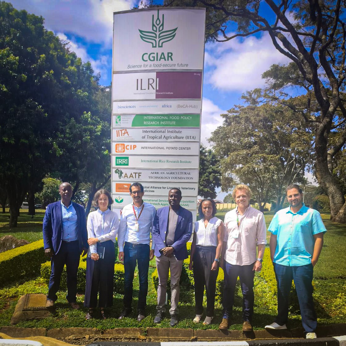 UNDPResilience's tweet image. This morning, we kicked off a half-day workshop alongside @CGIARAfrica, @BiovIntCIAT_eng, and @CIAT_RO. Focused on the Kenya-Uganda border, we're diving into collaborative opportunities for our Area Based Portfolio Approach, targeting borderland development &amp;amp; Climate Smart agric.