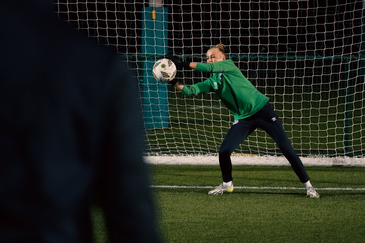 RoversWomen's tweet photo. A familiar face back with the group 👋

Great to have you back with us, @summerlawless05 💚 https://t.co/AiTxJwJygm