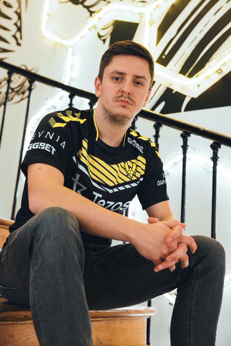 TeamVitality's tweet photo. A leader, a captain and a legend of his game is celebrating his birthday 🥳

Bon anniversaire Dan 💛🎂 https://t.co/UJmVOWaKBg