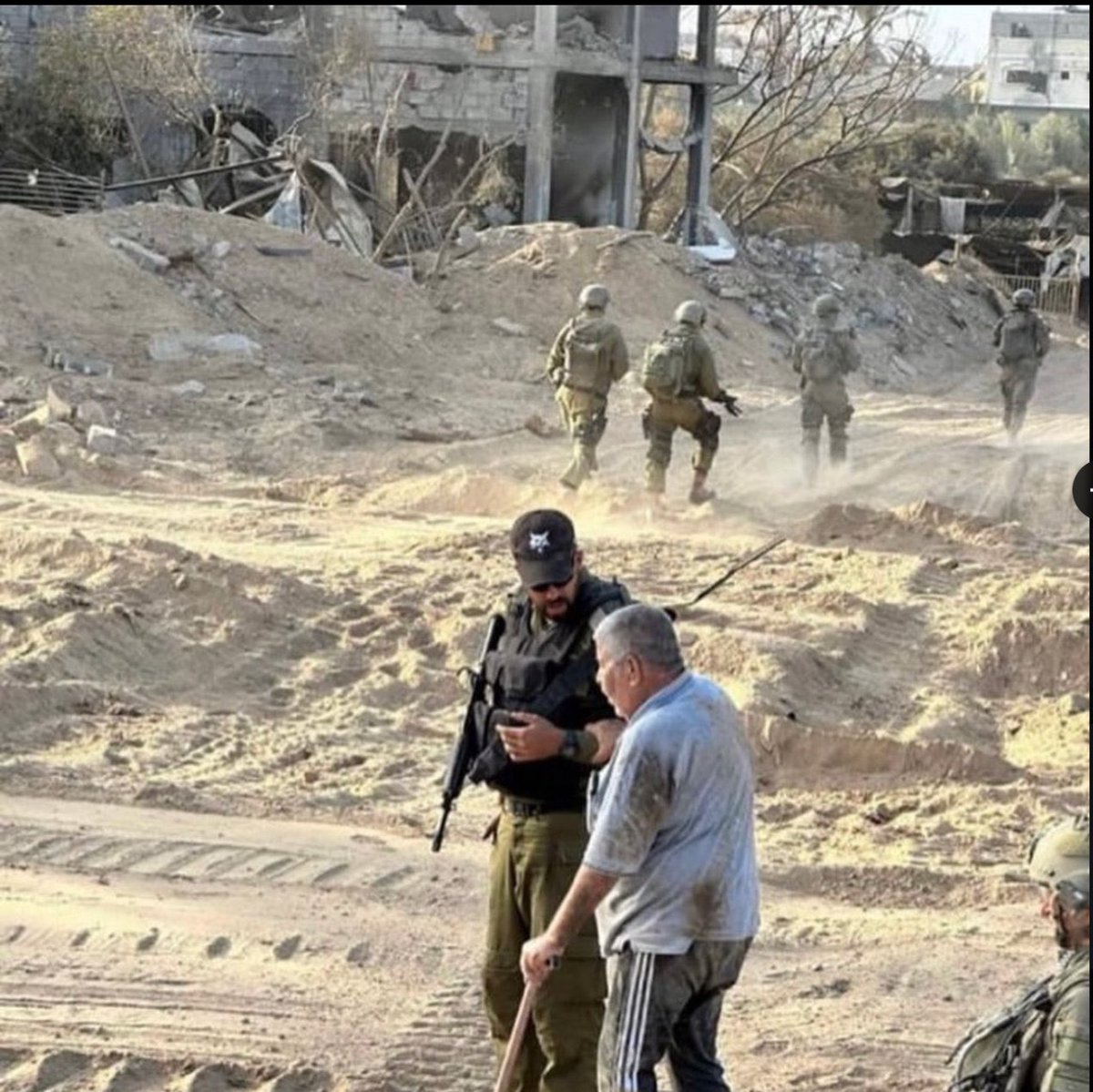 ShaykhSulaiman's tweet photo. ISRAEL POSTED THIS PHOTO OF SOLDIERS HELPING ELDERLY PALESTINIAN MAN

After filming was over they assassinated him. https://t.co/5dNYorM6ES