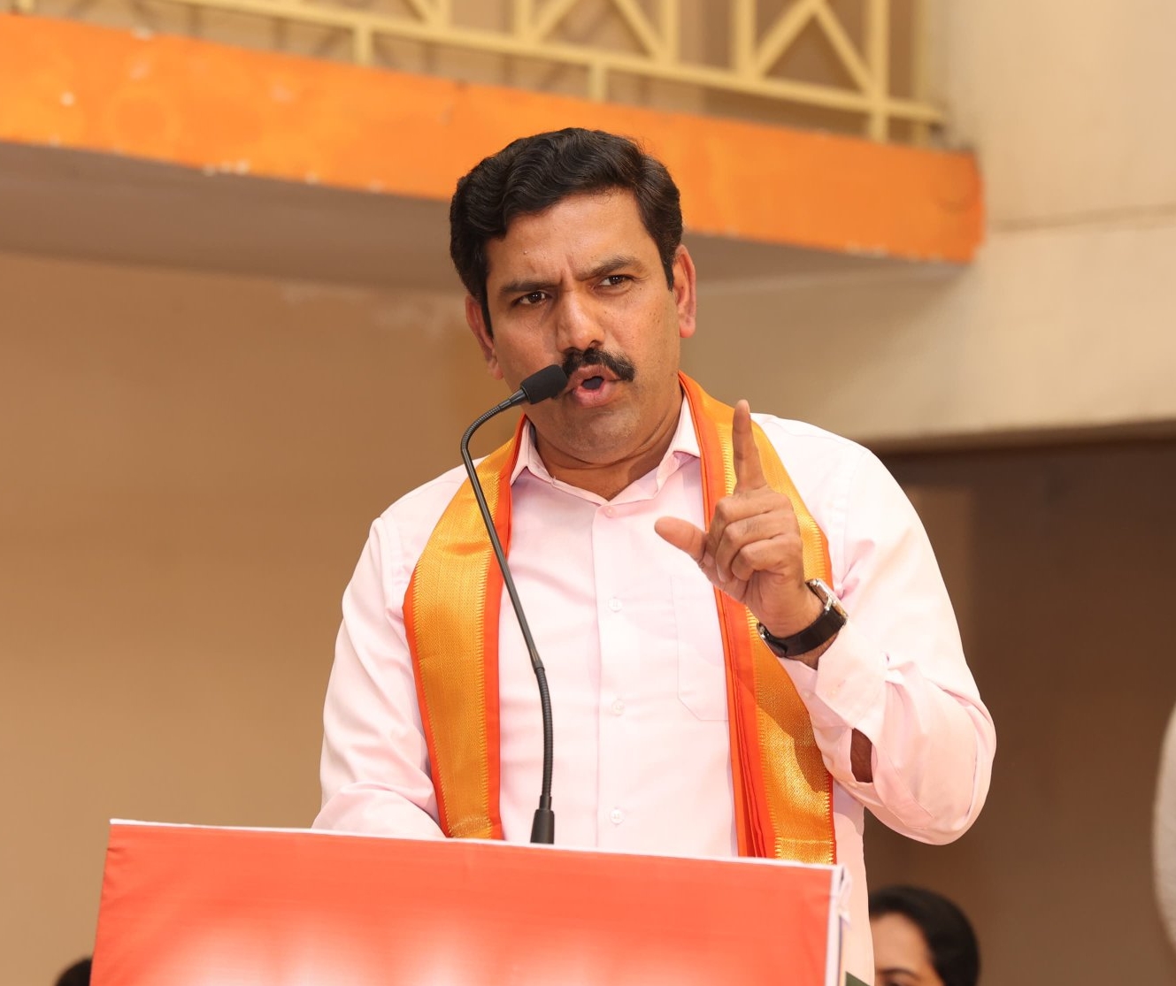 IANS on X: "BJP state President B.Y. Vijayendra said there was no money  with Siddaramaiah-led Congress government in Karnataka to disburse salaries  to government employees Speaking to media in Mysuru, Vijayendra said, “