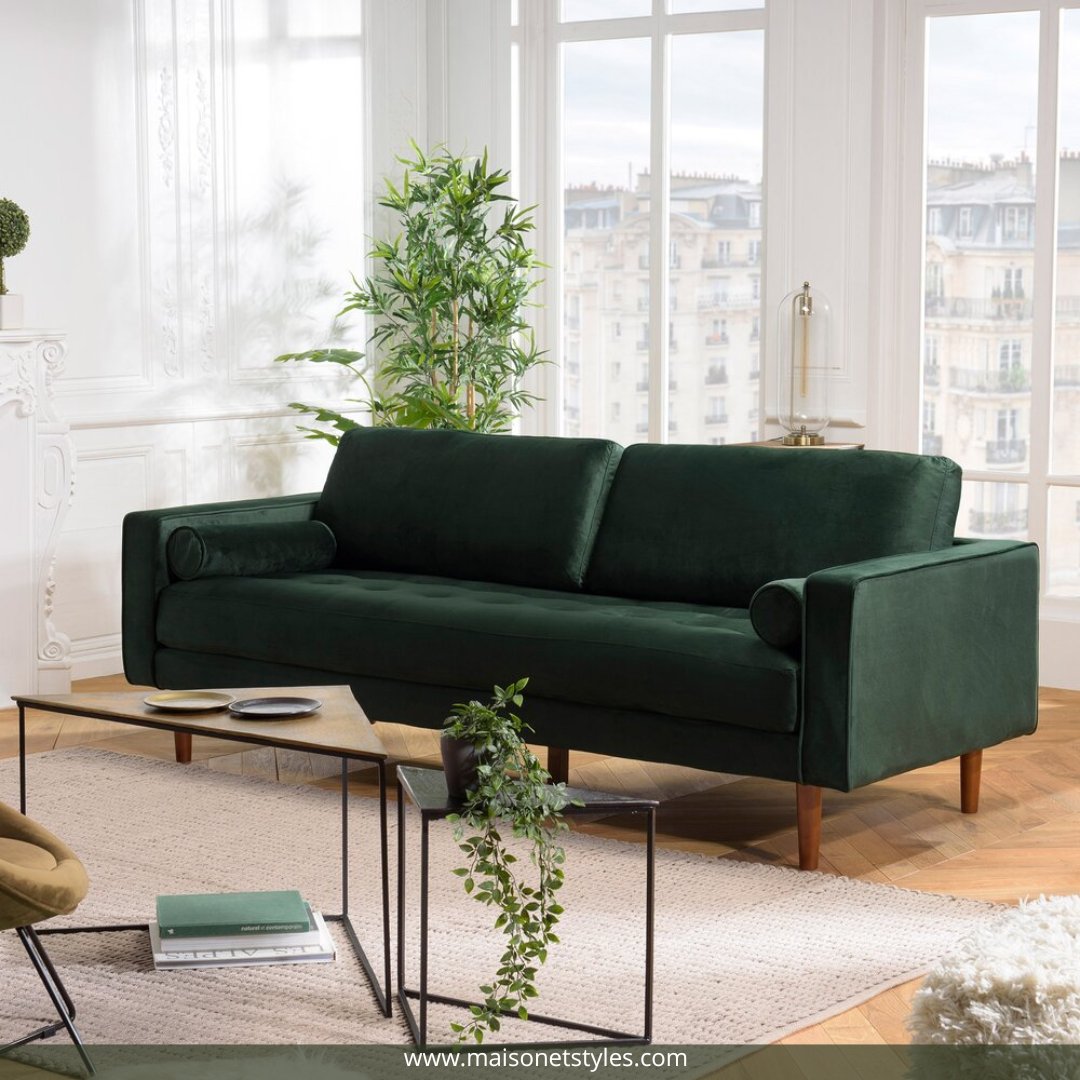 MaisonetStyles's tweet photo. Face à la grande tendance du velours côtelé, le velours original que nous connaissons depuis des années fait encore sensation sur des jolies pièces comme ce canapé vert.💚
Et vous, vous êtes plus velours côtelé ou velours simple ? 🤷‍♀️

#maisonetstyles #velours #salon #homedesign https://t.co/HLom3c7Bpg