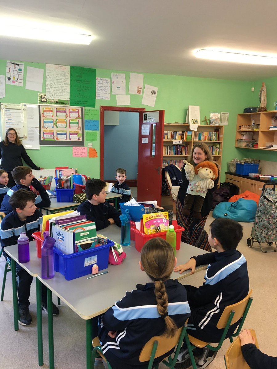 Castleiney NS (@castleineyns) on Twitter photo Patricia et Paddy sont dans la maison 🇫🇷 Always the best fun 🙌😄 #Yestolanguages <a href="/langsconnect_ie/">Languages Connect</a> Patricia et Paddy sont dans la maison 🇫🇷 Always the best fun 🙌😄 #Yestolanguages <a href="/langsconnect_ie/">Languages Connect</a>