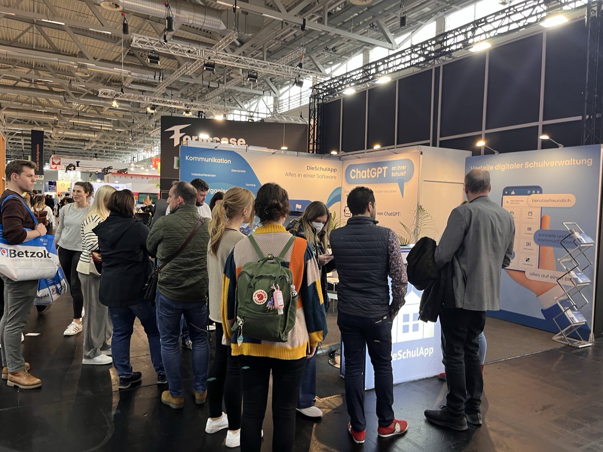 Kommt weiterhin fleißig zu unserem Stand E030 in Halle 6 am Stand E030. Wir freuen uns auf euch und erzählen euch gerne etwas über digitale Schulverwaltung und über #chatgpt in der Schule #didacta #didacta2024 #digitaleBildung #twlz