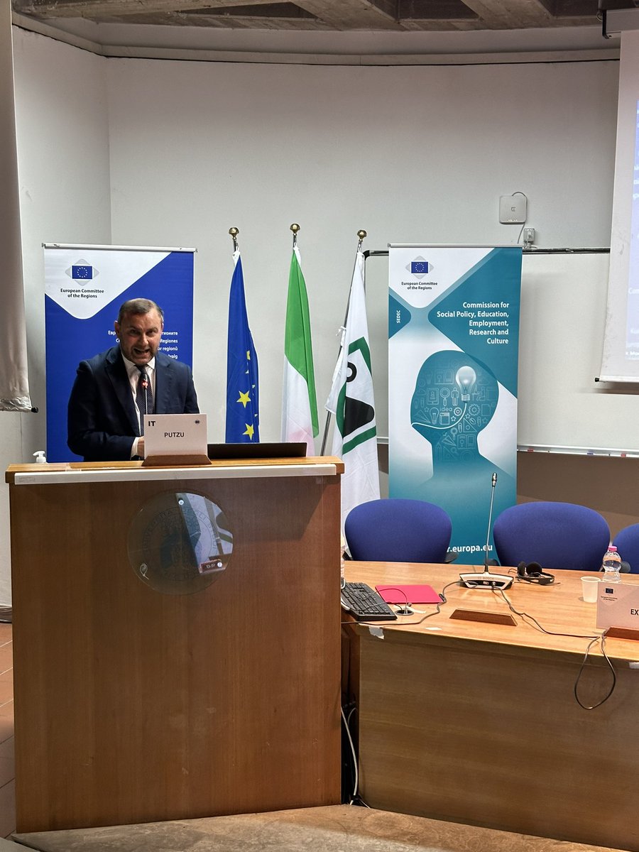 ECR_CoR's tweet image. Today we are in the @RegioneMarcheIT for the @EU_CoR #SEDEC Commission hosted by #ECR Member Andrea Putzu in Ancona 🇮🇹

🗣️ “It is an honour to host you in our region. Innovation is a key pillar of our government’s vision for the development of our territories and we are looking