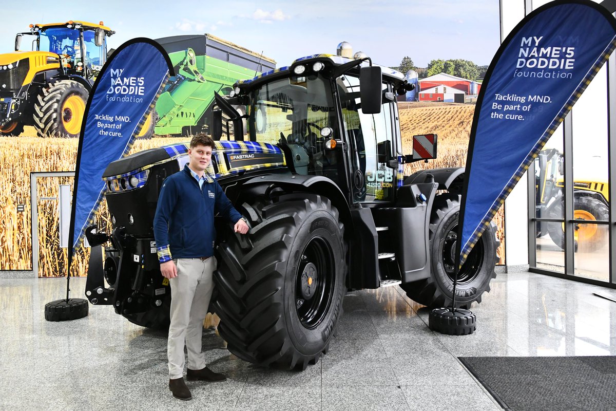 MNDoddie5's tweet photo. The Weir family might be staunch John Deere fans - but we think the 'Doddie Icon' Fastrac tractor from @JCBagriculture &amp; Scot Agri might have changed their minds 🚜

Doddie's son, Angus, came to the launch &amp; gave it his seal of approval too. Full story 👇
https://t.co/sgMo7vHC5M https://t.co/YH8BP9Ci1u
