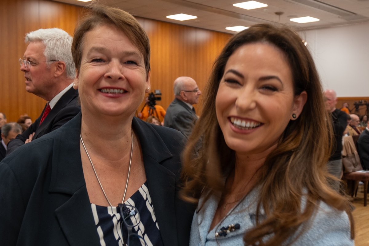 BAufarbeitung's tweet image. Impressionen von der Eröffnung der #memorydays mit zahlreichen Verfolgten, dem deutschen Botschafter in #Albanien Bergner, Jonila Godole, Jörg Baberowski und Uli Mählert beim Gespräch über die Folgen des Stalinismus sowie Sabine Kuder und Anna Kaminsky.