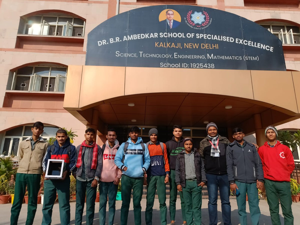 sbvno2_1925402's tweet photo. EMC Business Blaster Team (The Legend of Survivor) presentation at Kalkaji SOSE. https://t.co/2xOPWLF9ee