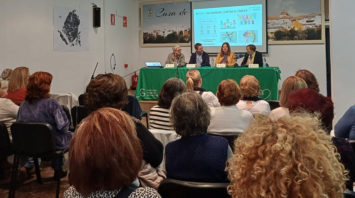 AGSSurSevilla's tweet photo. El jefe de #Oncología #HospitalValme Manuel Chaves, junto con directora C Salud Las Nieves #LosPalacios Mariví Rodríguez, participan en actividad compartida con ciudadanía Junta Local @ContraCancerEs: síntomas, variantes y afectación por razón de género #DíaMundialContraelCáncer https://t.co/MFhtijlTVN