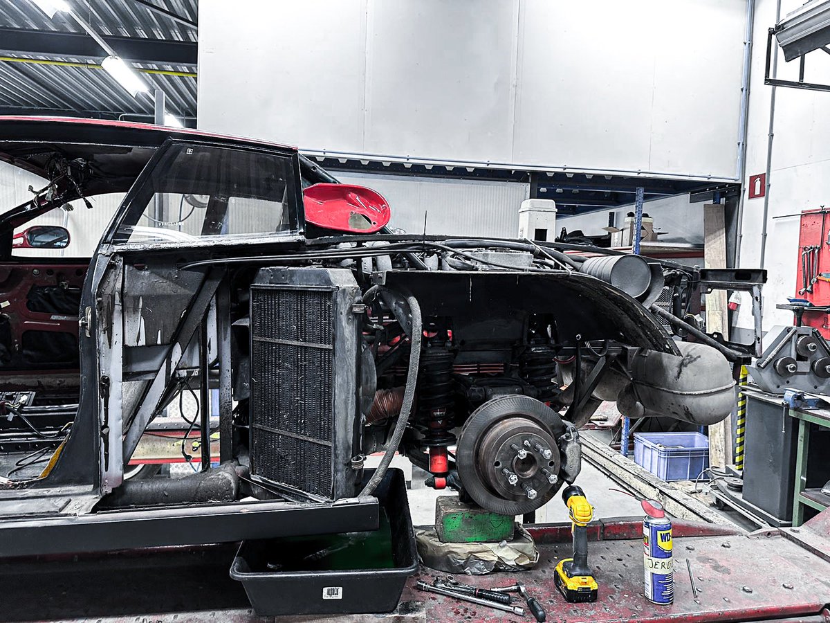 NielsvanRoij's tweet photo. Coachbuilding
A comprehensive overhaul of the chassis is being undertaken at this point, marking a significant advancement in its stiffness.
__
#ClassicCars #timeless #Masterpiece #timeless #coachbuilder #bespoke #luxury #Supercar #Hypercar #Luxury #NielsvanRoijDesign #flat12 https://t.co/hoPwQWcXK2