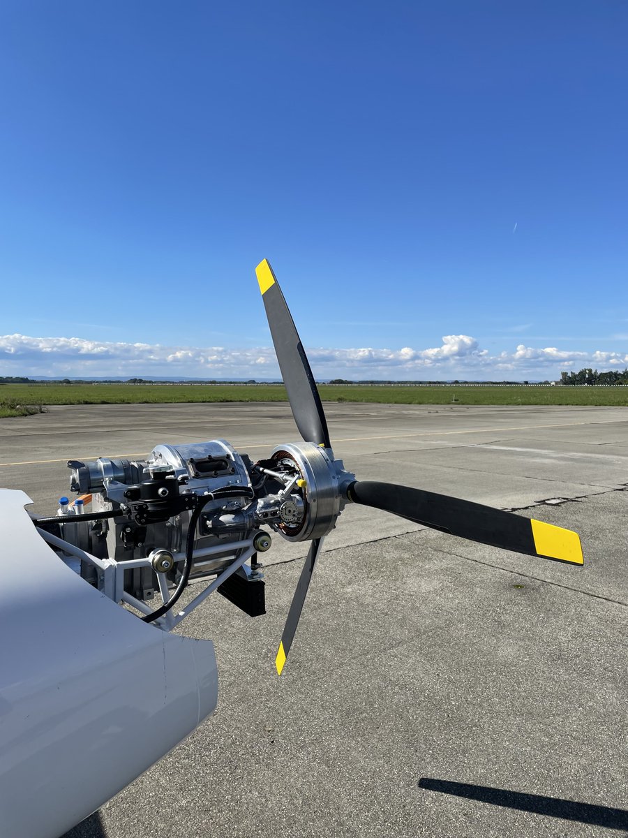 mgm_compro tweet media