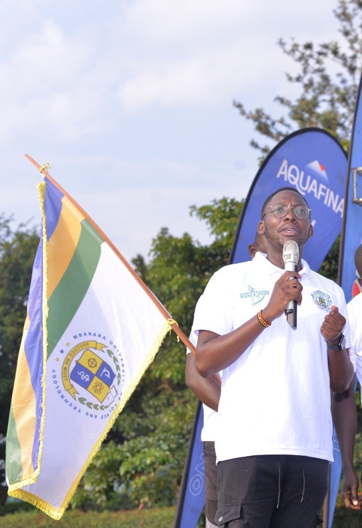 alumni_MUST's tweet photo. @ryanmuhumuza, the 2018 Guild President of @MbararaUST, honored the #MUSTConvocationRun with his presence and even flagged off the race. https://t.co/8VHRxxmYRP
