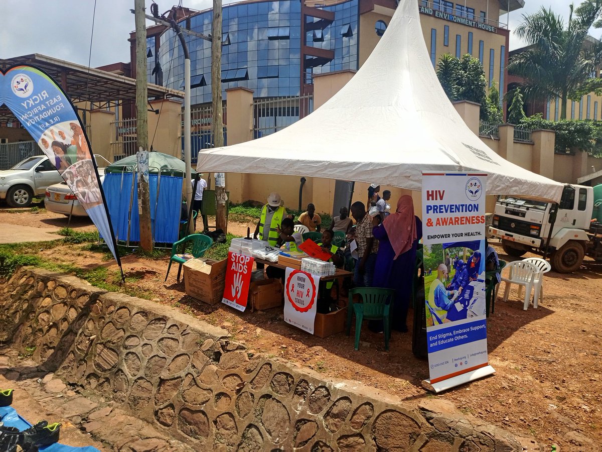 ReafUg's tweet photo. Happening now!
@ReafUg making a difference in Luzira Market at Water Village with an impactful #HIV awareness outreach event!
Together, we're breaking barriers, spreading knowledge, &amp; fostering community health.
Join us in the fight against HIV stigma!
#HIVAwareness
#EndAIDS2030 https://t.co/jQ8Dkxks8d
