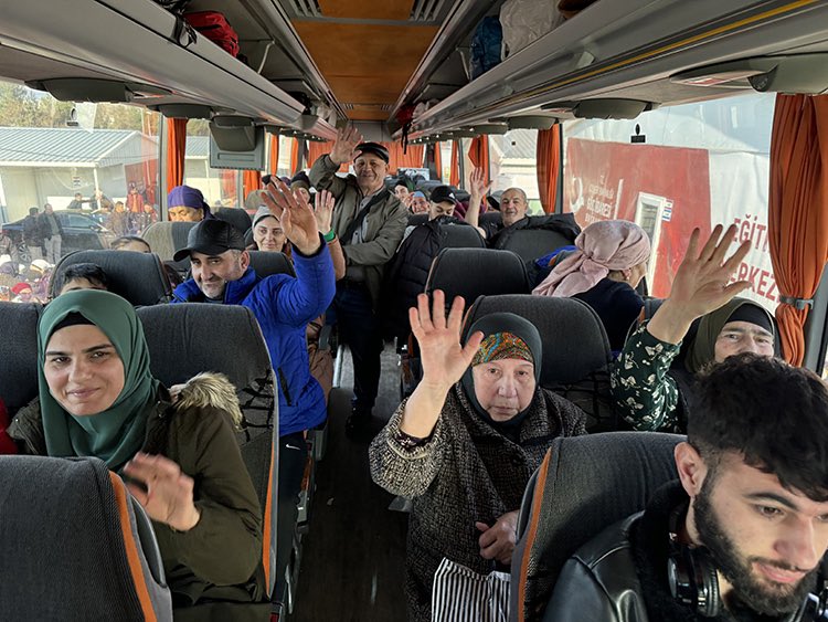 🔴 Savaş nedeniyle Ukrayna'dan tahliye edilen 218 Ahıska Türkü aile, kalıcı olarak Bitlis Ahlat'a yerleştirildi.