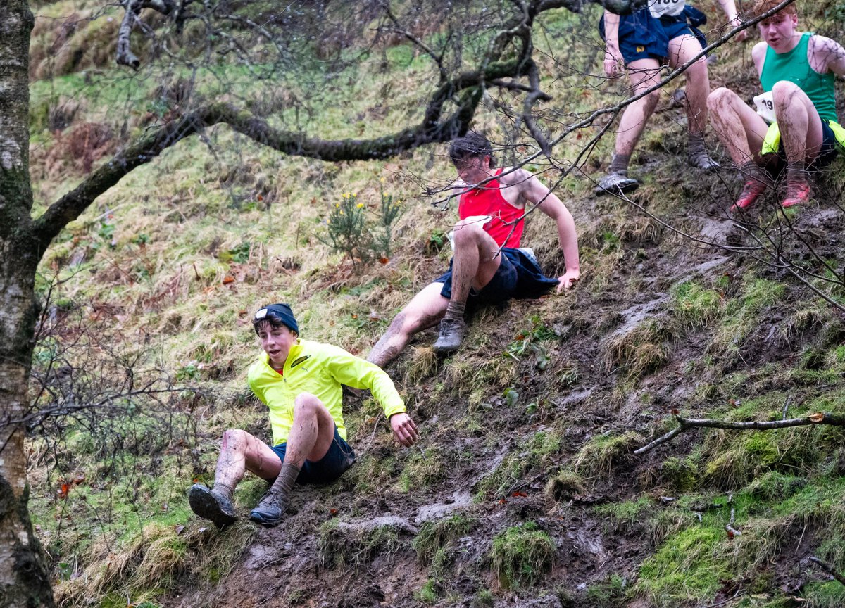 🤎 We can probably describe yesterday's course conditions as '𝑐ℎ𝑎𝑙𝑙𝑒𝑛𝑔𝑖𝑛𝑔'... 🎽 A great effort by everyone who braved the weather and the course, and well done to those who qualified and secured their place on the start line for the Wilson Run We go again next week!