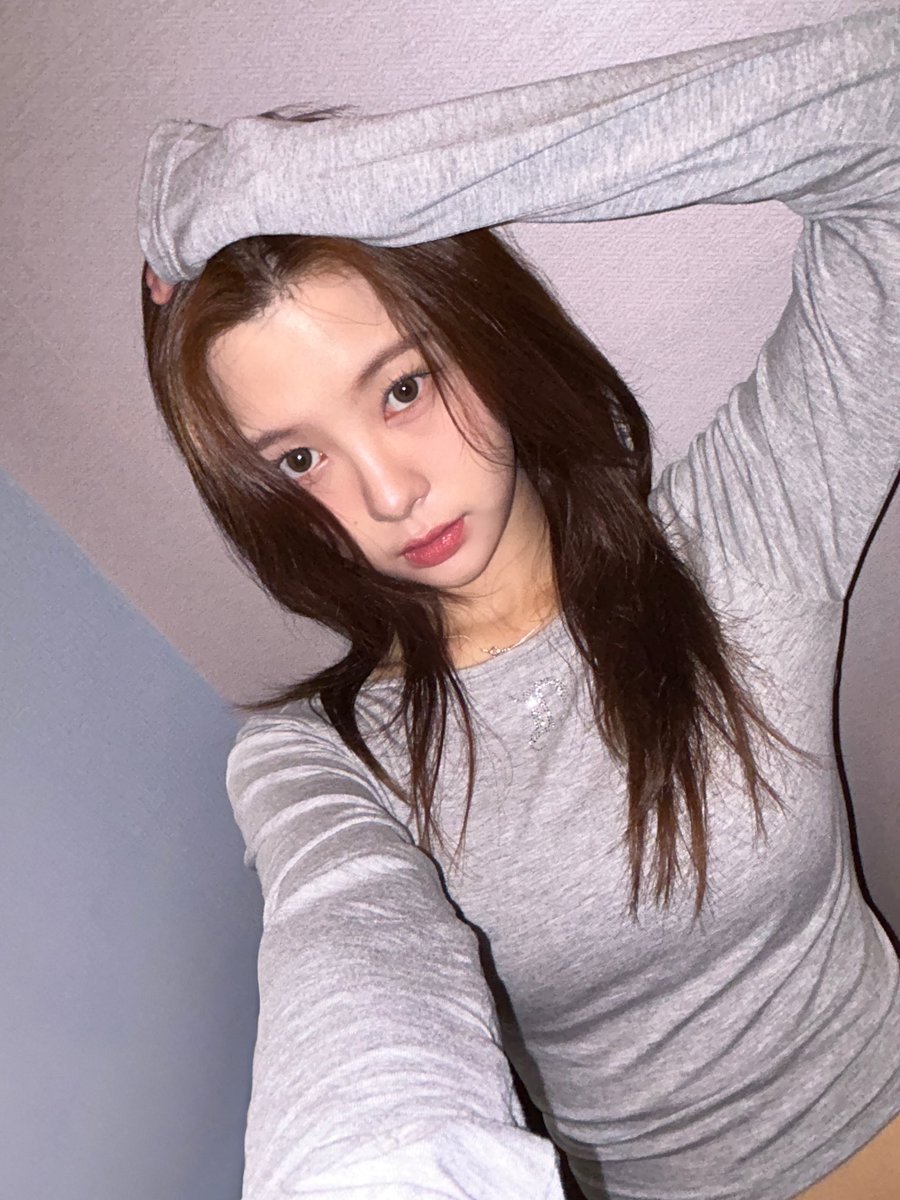 official_kep1er's tweet image. D-1🤍

#김다연 #DAYEON
#Kep1er #케플러