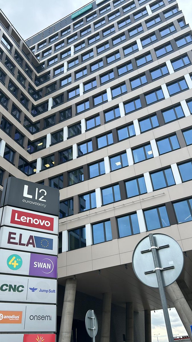 FilcaCisl's tweet photo. Parte oggi a #Bratislava il workshop ELA con le parti sociali europee. La Filca-Cisl partecipa portando l’esperienza del #sindacato nel contrasto al #lavoro nero, per un lavoro in #sicurezza e di qualità. https://t.co/LbW5YWTfTB