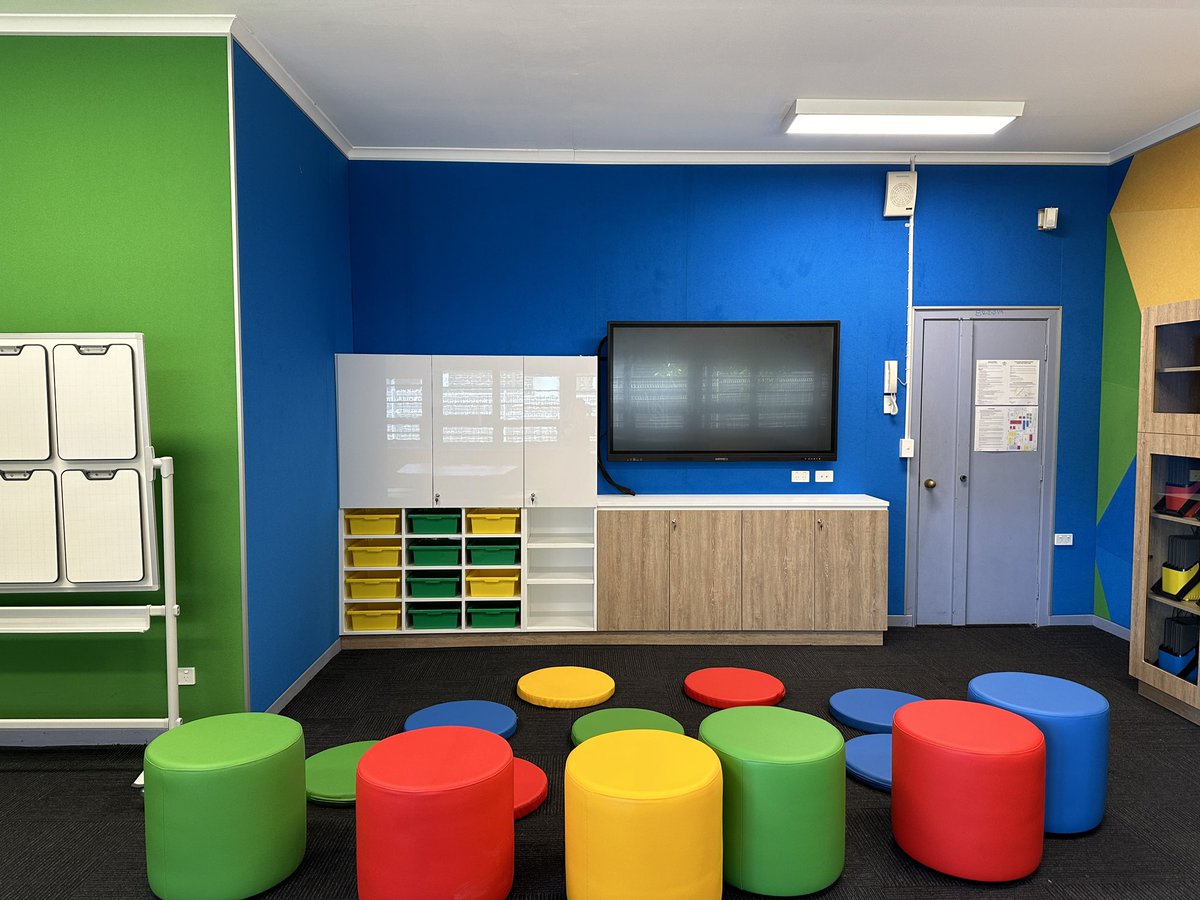How incredible does this newly designed space look in our school? 🤩
A tech/STEM room where Ss and staff will collaborate, problem solve, develop tech skills and create. 
Can’t wait to see the amazing learning that will take place in this engaging learning space. <a href="/dace_elletson/">Dace Elletson</a>