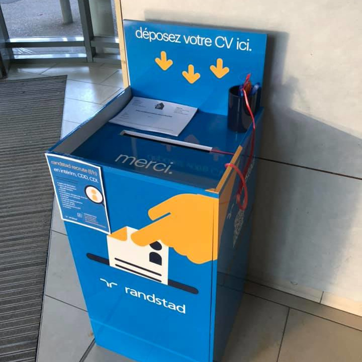 Cette année, <a href="/randstad/">Randstad</a> renouvelle l’opération Randbox à l'#UA !
Jusqu'au 31/05 les étudiants pourront déposer leur CV dans la Randbox qui sera régulièrement déplacée sur les campus.
Pour tout savoir 👉 univ-angers.fr/fr/formations/…