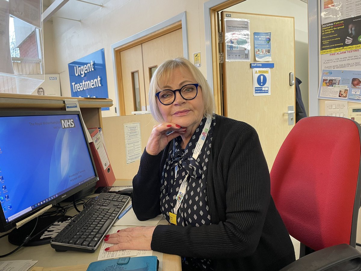 RWT_NHS's tweet photo. Kim Lloyd, is on reception today - an integral part of smooth running clinics 🖥📞 Kim has worked for the NHS for 24 years and enjoys the hustle and bustle of operating a busy reception desk.
#OnShiftWithRWT https://t.co/KqgO7qRSl3