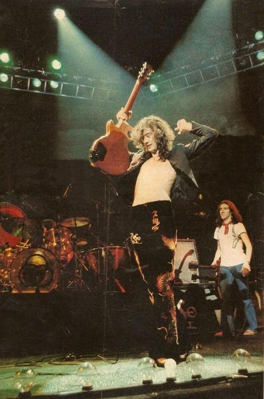 ShaSha3400's tweet image. #MasterPage 🎸💫
#Love 🎶🖤