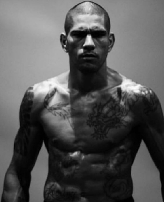 FxtherV's tweet image. This Fight Fenna Be Insane #UFC #UFC300 #AlexP