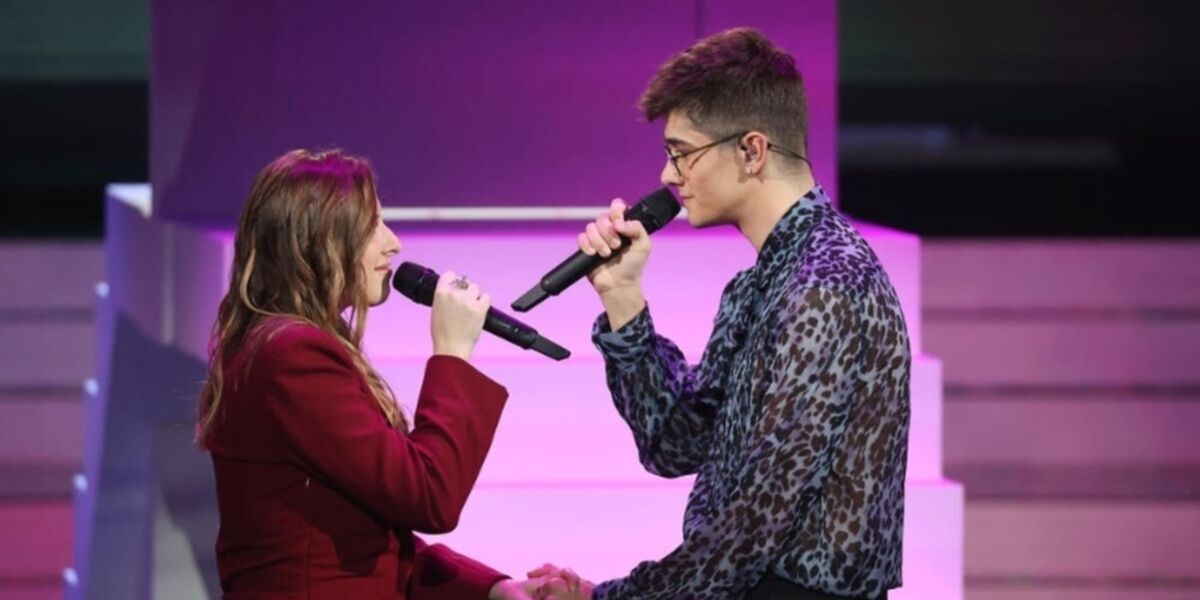 StarAcNewws's tweet photo. Les singles d'Axel et d'Hélèna sortiront le 1er Mars 
#Staracademy https://t.co/xEKekckMuP