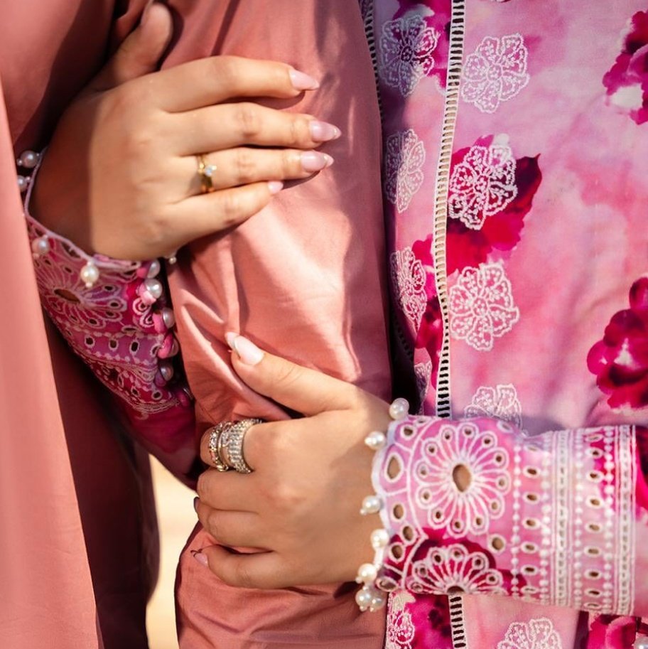 why am i getting 'kuch kuch hota hai' wali vibes 😭😭

GUL DE PA ZULFON X YUMHAJ

#YumnaZaidi #WahajAli