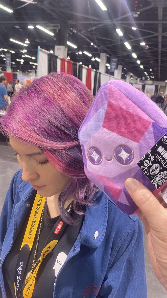 GM 💜 Stay shiny & bright like Cryspu!!! Don't let anyone dull your shine.

Here's a little #throwback from a couple of months ago... My friend took this picture of me & Cryspu twinning 😄@DesignerCon