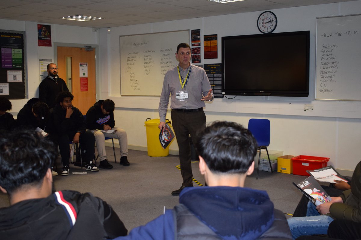 HatchEndHigh's tweet photo. HEHS were delighted to welcome @talkthetalkUK, who delivered their highly engaging Talk About The Future Workshop to Y12 students.  A huge thank you to Talk The Talk for providing this fantastic opportunity and well done to our Y12 students for taking part 👏

#talkthetalk #hehs https://t.co/9dhjumxoUu