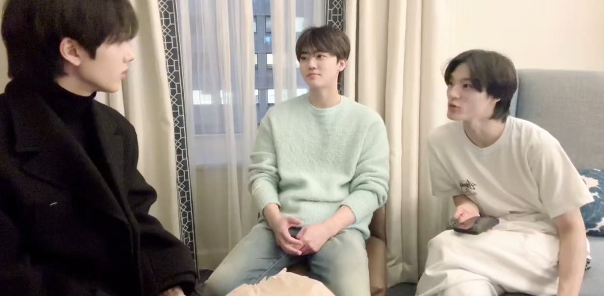 jungshasa's tweet photo. jisung talk, jeno jaemin listen 🫶🏻 https://t.co/7Sq4NCRLxe