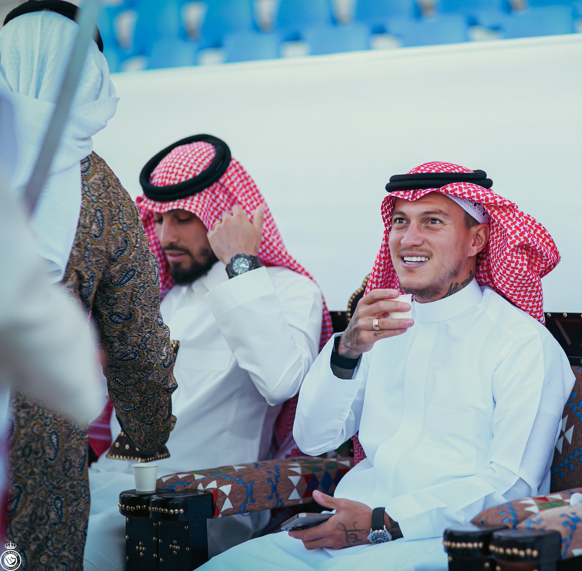 سوّو لي الكيـف .. وارهو لي من الدلة 
#يوم_بدينا | ⁧#يوم_التأسيس⁩