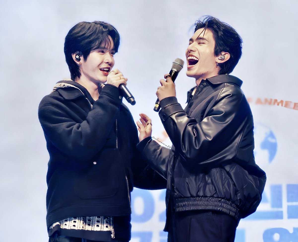 silverxrain89's tweet photo. No matter what happens,
💐𝗠𝗮𝘆 𝘆𝗼𝘂 𝗴𝘂𝘆𝘀 𝗵𝗮𝘃𝗲 𝗮 𝗳𝗿𝗲𝘀𝗵 𝘀𝘁𝗮𝗿𝘁 𝗮𝗻𝗱 𝘄𝗮𝗹𝗸 𝗼𝗻 𝗳𝗹𝗼𝘄𝗲𝗿 𝗿𝗼𝗮𝗱.💐
Know that you guys will always be the best to me 🖤🤍 #LoveNetJames #NetJames #JamesSu #netsiraphop https://t.co/wsH8opCKB9