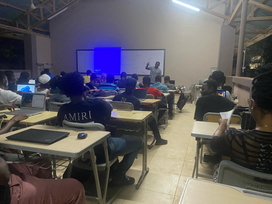Gdsc_uenr's tweet photo. 😌Just a taste of the incredible things that are happening at the bootcamp! 🙌

🔴🔵🟢🟡
#gdsc_uenr #gdscSSA #developerstudentclubs #SkillCape #uenr https://t.co/pP7OQC5rAr