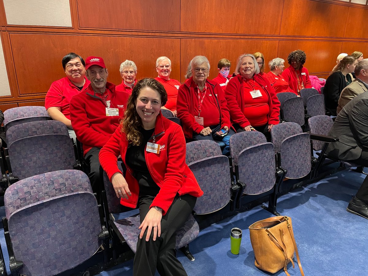 aedoroghazi's tweet image. Happy to be with @AARPCT volunteers at the Labor Committee  today to support legislation to expand paid sick days. Current CT law doesn’t cover a majority of our state’s family caregivers, who are critical to keeping their loved ones safe and healthy. #teamaarp