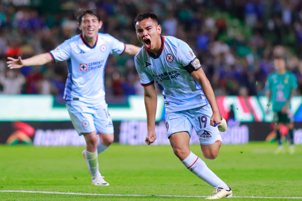 ikecarrera's tweet photo. El partido de 'Charly' Rodríguez (@CharlyRdz) en el León vs Cruz Azul, J9, CL24.

▸Pases precisos: 57/65 (88%)
▸Oportunidades creadas: 2
▸Tiros: 3
▸Pases en el último tercio: 9
▸Toques: 80
▸Toques en el área: 1
▸Tiros libres precisos: 1/1 (100%)
▸Tiros largos precisos: 5/8 (63%)
▸Pérdidas de balón: 0
▸Entradas conseguidas: 2/2 (100%)
▸Despejes: 1
▸Acciones defensivas: 3
▸Recuperaciones: 6
▸Duelos ganados: 5
▸Duelo terrestre: 4/8 (50%)