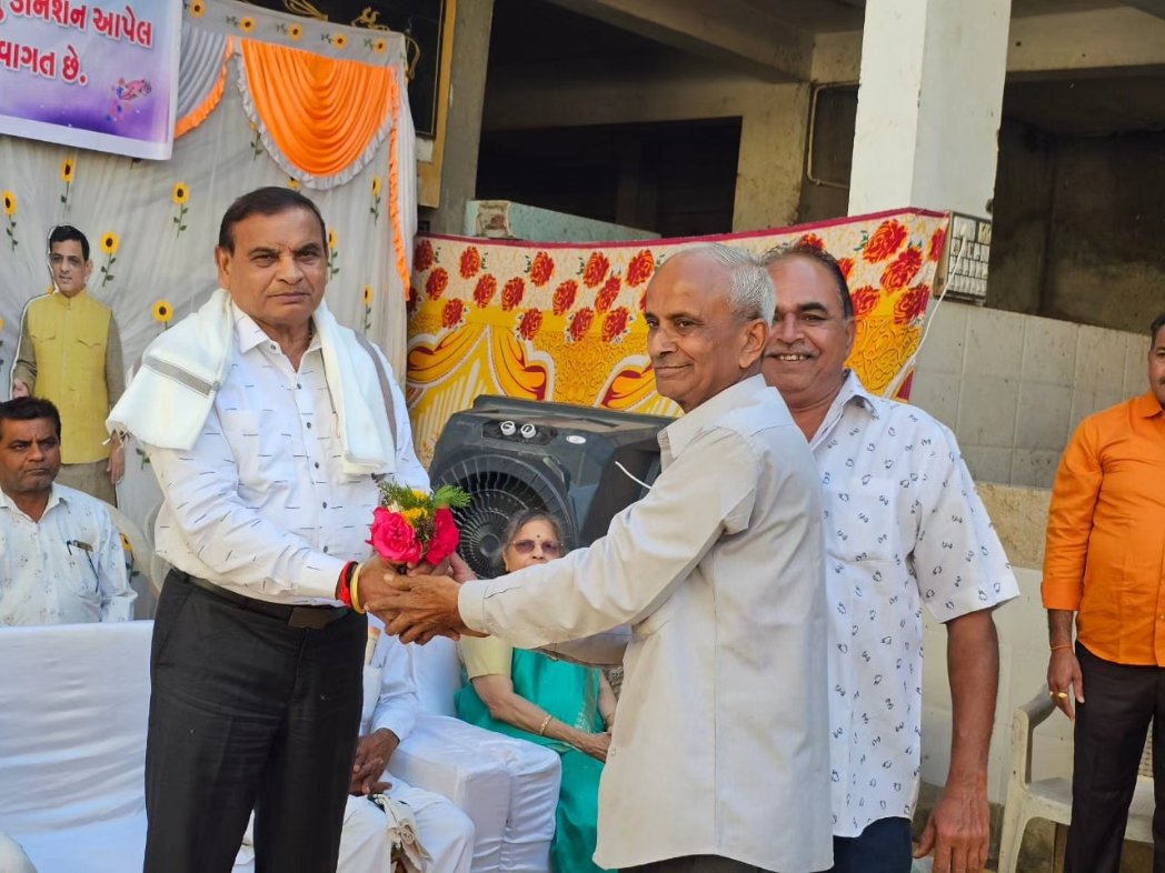 mpamreli's tweet photo. ગૌ માતાના હિતાર્થે સેવારત સાવરકુંડલાની શ્રી કૃષ્ણ ગૌશાળામાં દાતા શ્રી જશવંતભાઇ દોશીજી ના અનુદાનથી લાગેલા  'સોલાર ઉર્જા પ્લાન્ટનું લોકાર્પણ કર્યું. 

અહીં છેલ્લા 30 વર્ષ થી અંધ, અપંગ અને બીમાર ગાયોની સેવા થઈ રહી છે ત્યારે આ સેવાકીય કાર્ય બદલ ગૌશાળાના ટ્રસ્ટીઓ, કારોબારી સભ્યો અને સેવકોને અભિનંદન પાઠવ્યા હતા.

આ અવસરે પૂ. શ્રી ભક્તિરામબાપુ - માનવ મંદિર, પ્રદેશ મંત્રી અને ધારાસભ્ય શ્રી મહેશભાઈ કસવાલા, શહેર પ્રમુખ શ્રી પ્રવીણભાઈ સાવજ, તાલુકા પ્રમુખ શ્રી જીવણભાઈ વેકરીયા, મહામંત્રીશ્રીઓ શ્રી રાજેશભાઈ નાગ્રેચા, શ્રી નીતિનભાઈ નગદીયા, શ્રી ચેતનભાઇ માલાણી, તાલુકા પંચાયત પ્રમુખ શ્રી જીતુભાઈ કાછડીયા સહિતના આગેવાનો, કાર્યકરો અને બહોળી સંખ્યામાં ગૌ પ્રેમીઓ ઉપસ્થિત રહ્યા હતા.