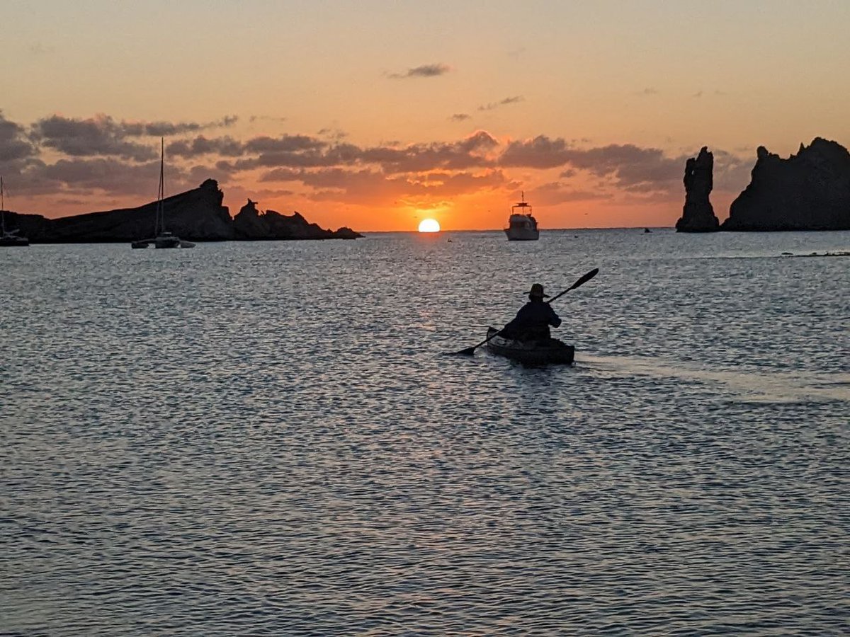 Buddy of me at playa San Basilio enroute to <a href="/La_Paz_BCS/">La Paz BCS Mexico</a> <a href="/Baja_Sur/">Baja California Sur</a> <a href="/BajaSurMexico/">Baja Sur Mexico</a> with his new rig - enjoy the trip Phil! <a href="/Pacenos/">Paceños</a> <a href="/PacenoLaPaz/">Paceno</a> <a href="/LaPazBCSTourism/">Tourism La Paz BCS</a>  <a href="/TourismBCS/">Tourism BCS</a>