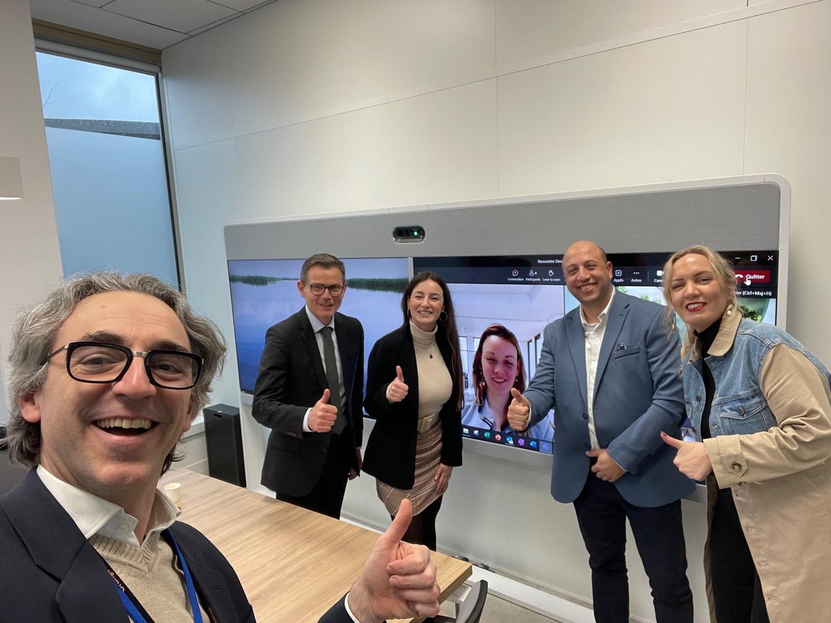 🤩 En <a href="/RCValdeLoire/">Région Centre-Val de Loire</a>, l'innovation et le développement du territoire se conjuguent au pluriel.
Les équipes <a href="/OrangeCVL/">OrangeCentreLoire</a> et <a href="/Devup_/">Dev'up</a> se rencontrent pour dessiner ensemble les solutions de demain.

👋 <a href="/hassounmokhtar/">MOKHTAR Hassoun</a> <a href="/Colaprete/">Remy Colaprete</a> 

<a href="/Stephanamathieu/">Stephane AMATHIEU</a>