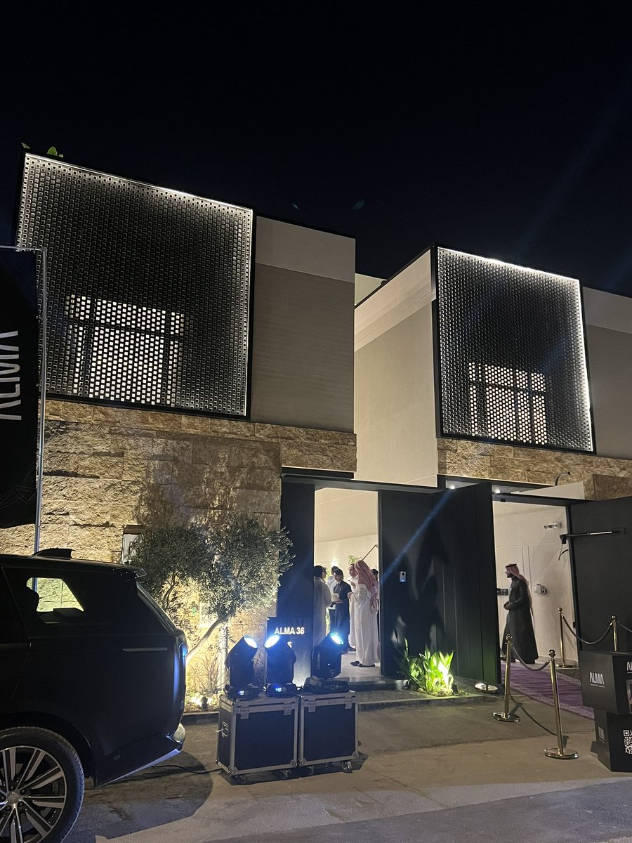 raalshatri's tweet photo. نبارك لشركة ألما العقارية في افتتاح مشروع ألما 36 #ALMA36 متمنياً لهم المزيد من التقدم والنجاح وفي صنعهم لفارق مفهوم التطوير .. 
كل التوفيق ،، 
@Almareallestate https://t.co/EOhgkDTpzl