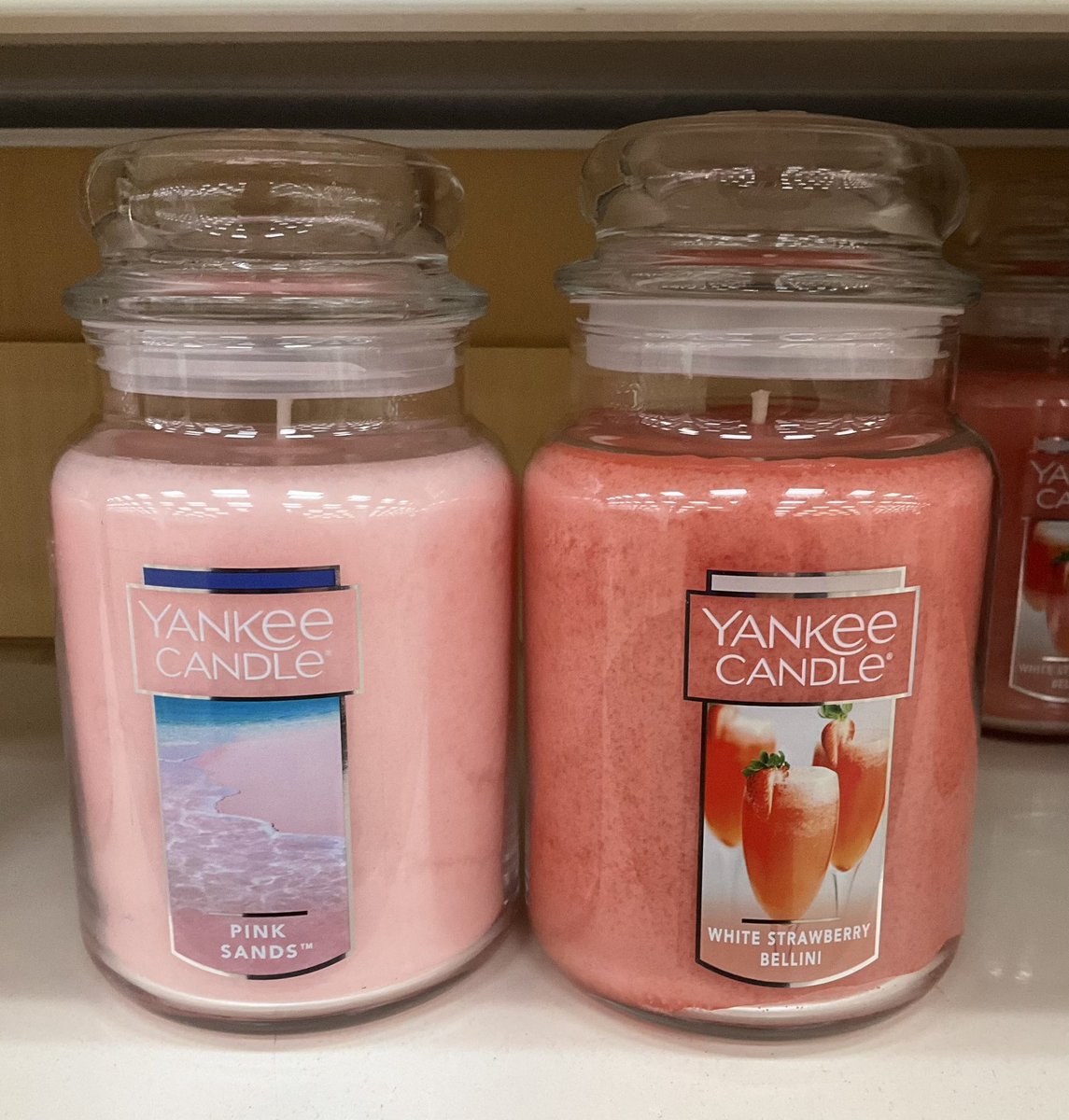 CMPexchange's tweet photo. Yankee Candle’s signature large jar and tumbler candles are on sale for $14.99 through February 29th.  Right now Pink Sands is my favorite. I have it on a candle warmer in my kitchen. 

#fortcampbellexchange 
#yankeecandle https://t.co/j5BBldQnWd