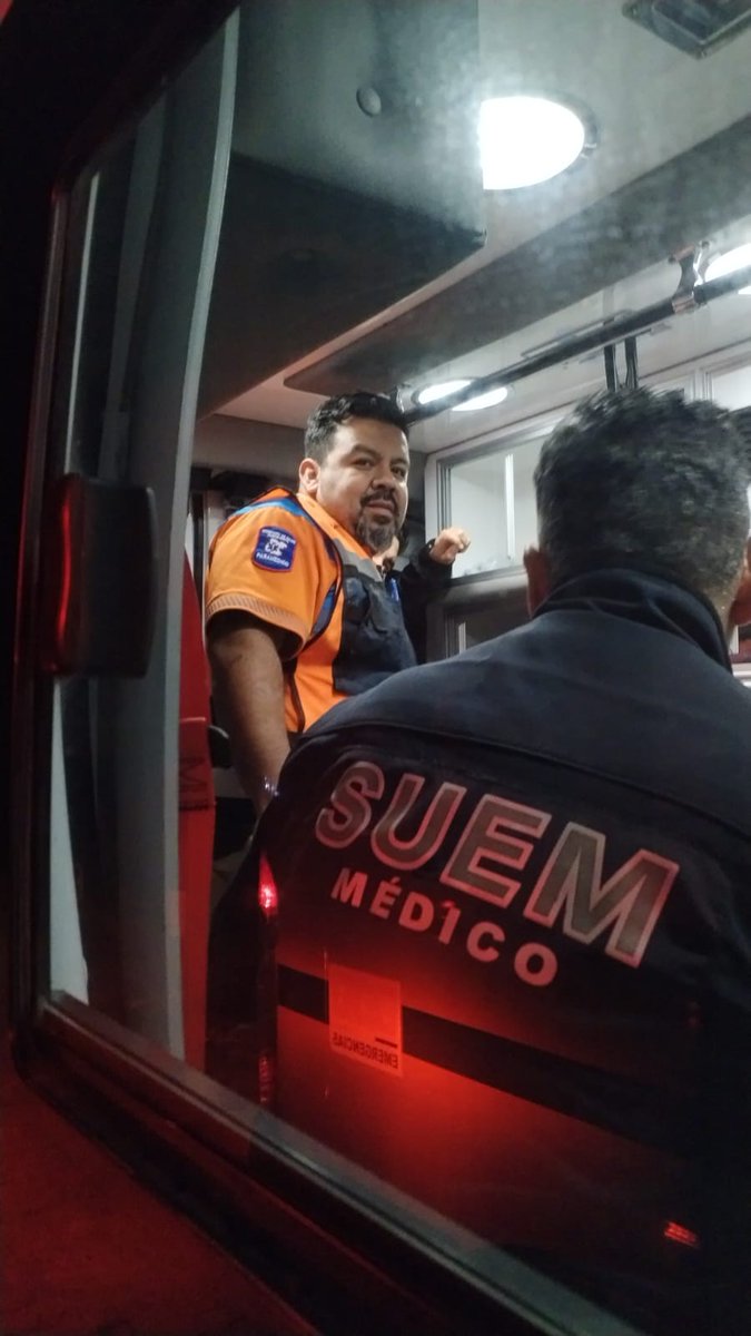 SUEM_EDOMEX's tweet photo. #Traslado | En coordinación con SUMA #Puebla, #SUEM #Edomex, SUEG Guanajuato  y SAMU de Jalisco, realizamos el traslado #interestatal de una mujer originaria de #zapopanjalisco con afectaciones derivadas principalmente por hipotermia, fotoqueratitis y quemaduras por congelamiento https://t.co/lF6PDAMRkF