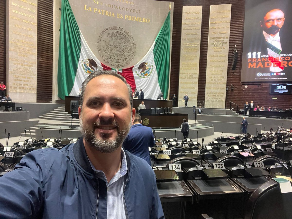 ¡En sesión ordinaria, donde presentamos una iniciativa para mejorar la movilidad y seguridad vial en nuestro país! 🚗💡 #TrabajoLegislativo #SeguridadVial   💼🏛️ #SesiónOrdinaria