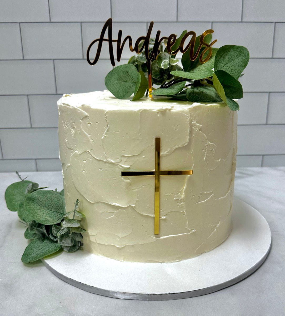 A beautiful baptism cake 🌿

#baptismcake #kupcakekitchen #wantcake #baptismalcakes #baptismdesserts #baptismgift #cakeart #cakedesigner #designercakes #customcakes #cakeartist #beautifulcakes #amazingcake #amazingcakes #santaclarita #santaclaritavalley